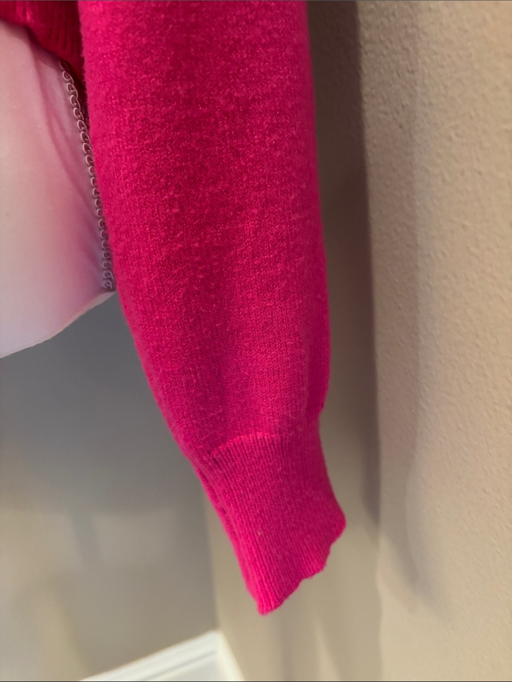 Pink bow sweater - Picture 4 of 5